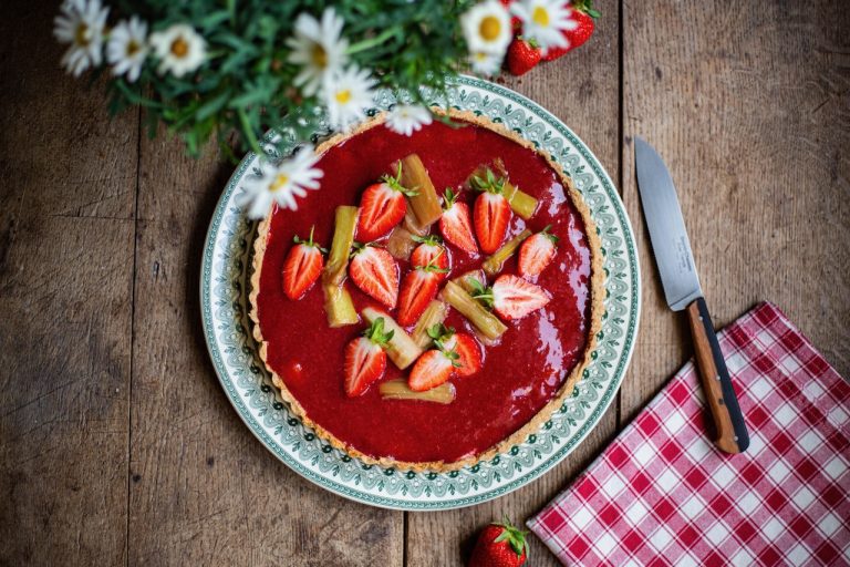 The Rhubarb and Strawberry Tart